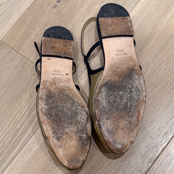 CHANEL Women's Gold and Black Flats - Picture 3 of 4